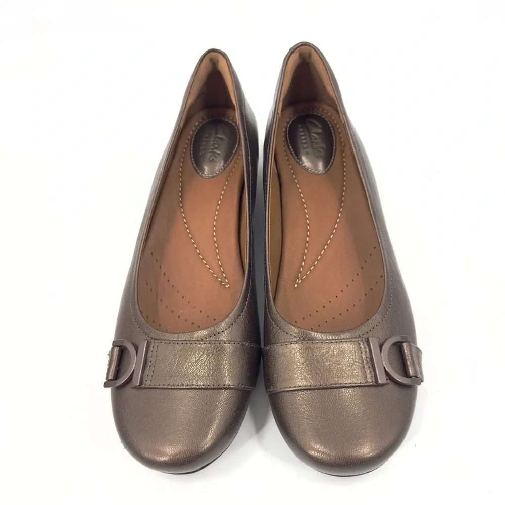 Clarks Concert Band Leather Wedge Pumps Brown Metallic Low Heel Shoes Size 7.5